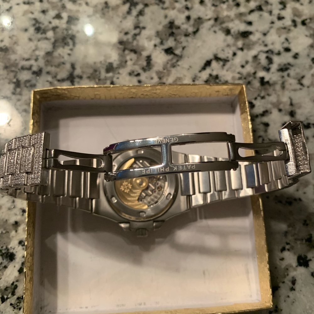 WATCH - Picture 6 of 8